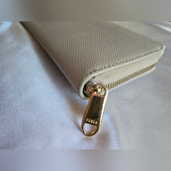 Furla Light Beige Zip-Around Leather Wallet - Picture 3 of 12
